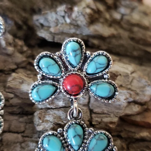 Turquoise Earrings. Western Country Cowgirl Cowboy Horse Rodeo Festival Flower - Picture 6 of 11